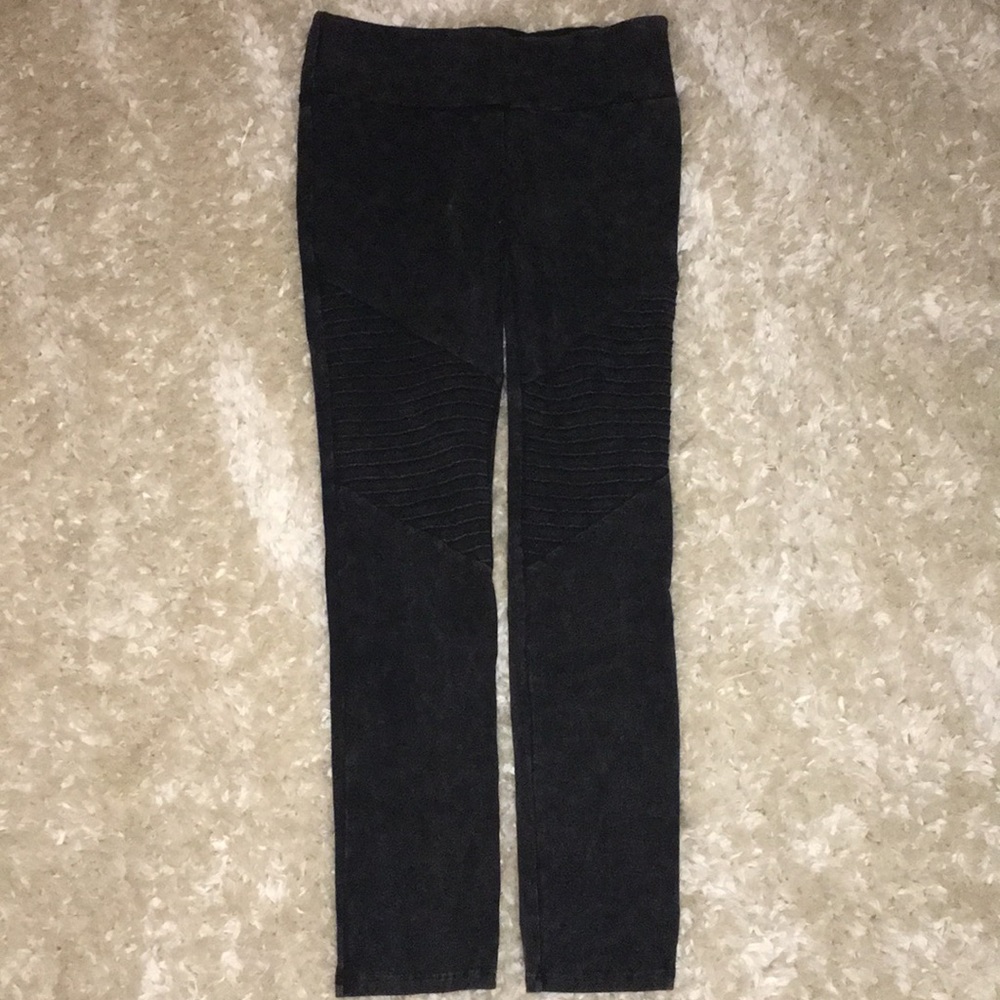 Black leggings